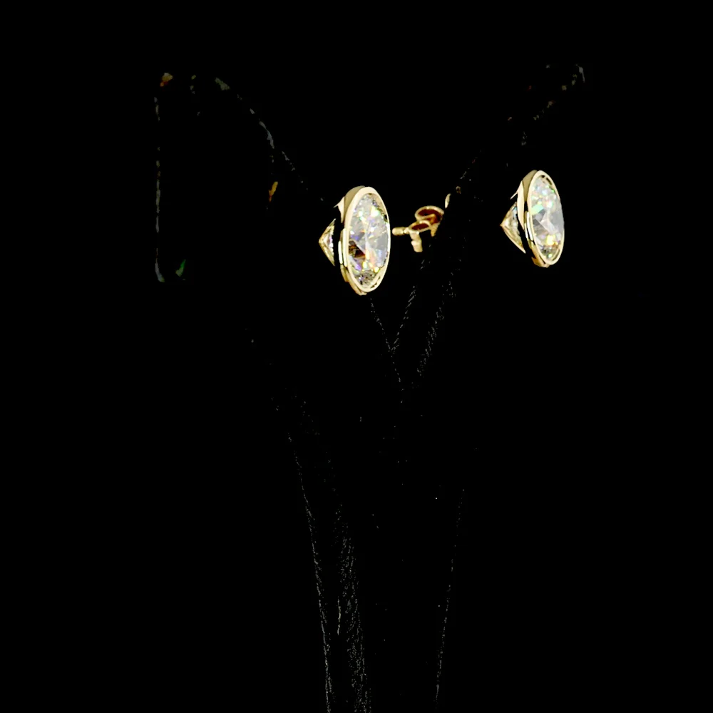 14K Yellow Gold Round Bezel-Set Lab Diamond Stud Earrings - 5.08 Carats Total Weight, E-F VS1 Brilliant Cut - Covaloro Fine Jewelry - Image 3