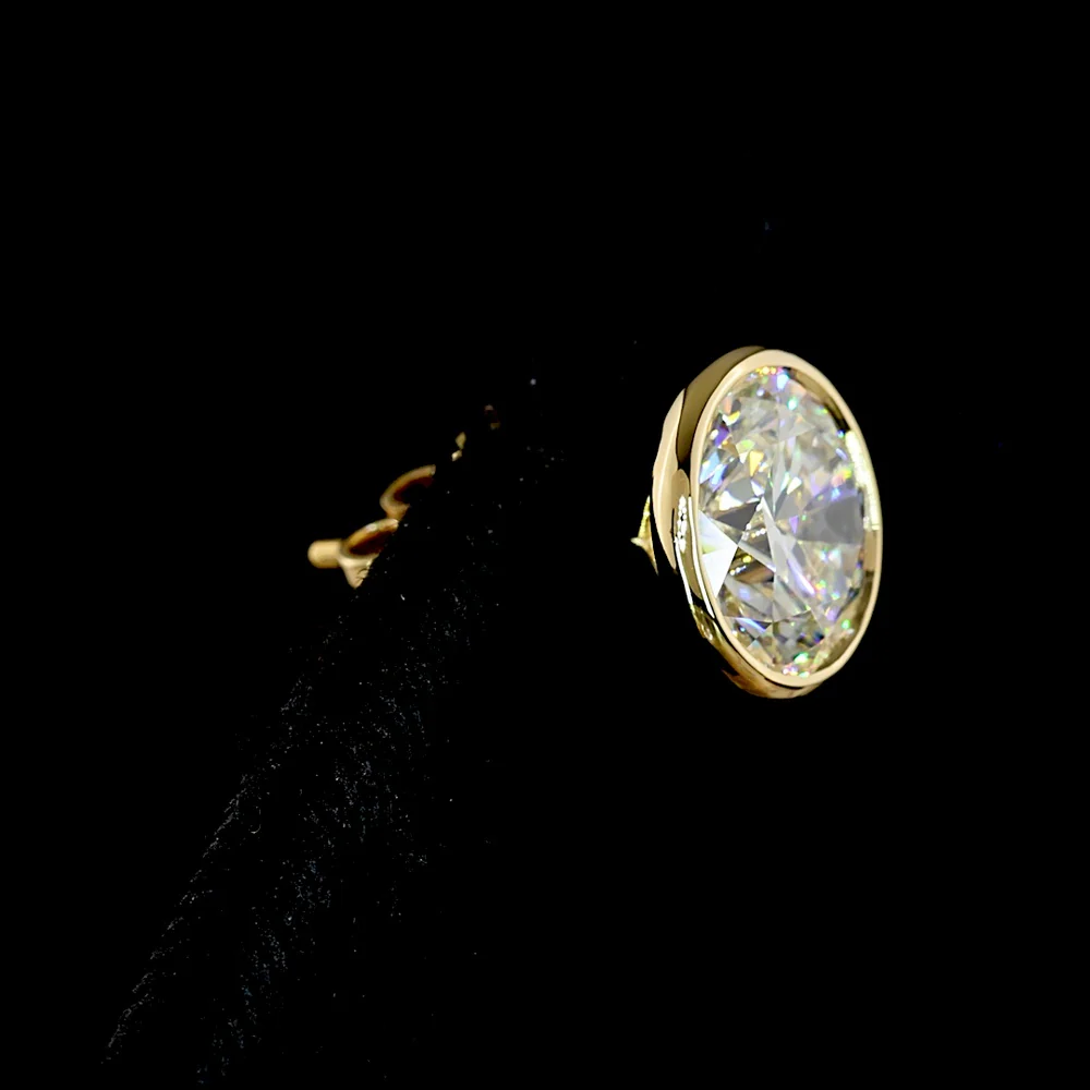 14K Yellow Gold Round Bezel-Set Lab Diamond Stud Earrings - 5.08 Carats Total Weight, E-F VS1 Brilliant Cut - Covaloro Fine Jewelry - Image 4
