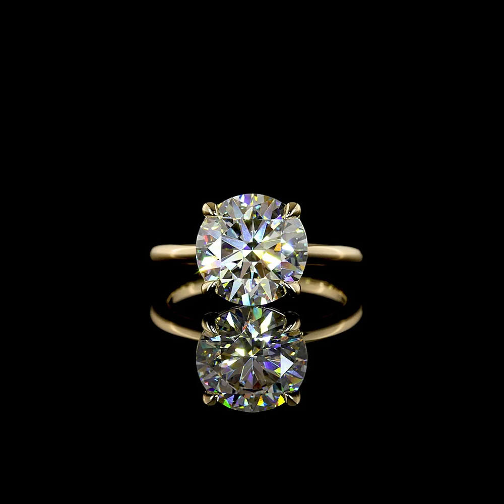 14K Yellow Gold Round Brilliant Solitaire Ring with 4.04 Carat Lab Diamond (E VVS2 IGI Certified) - Covaloro Fine Jewelry