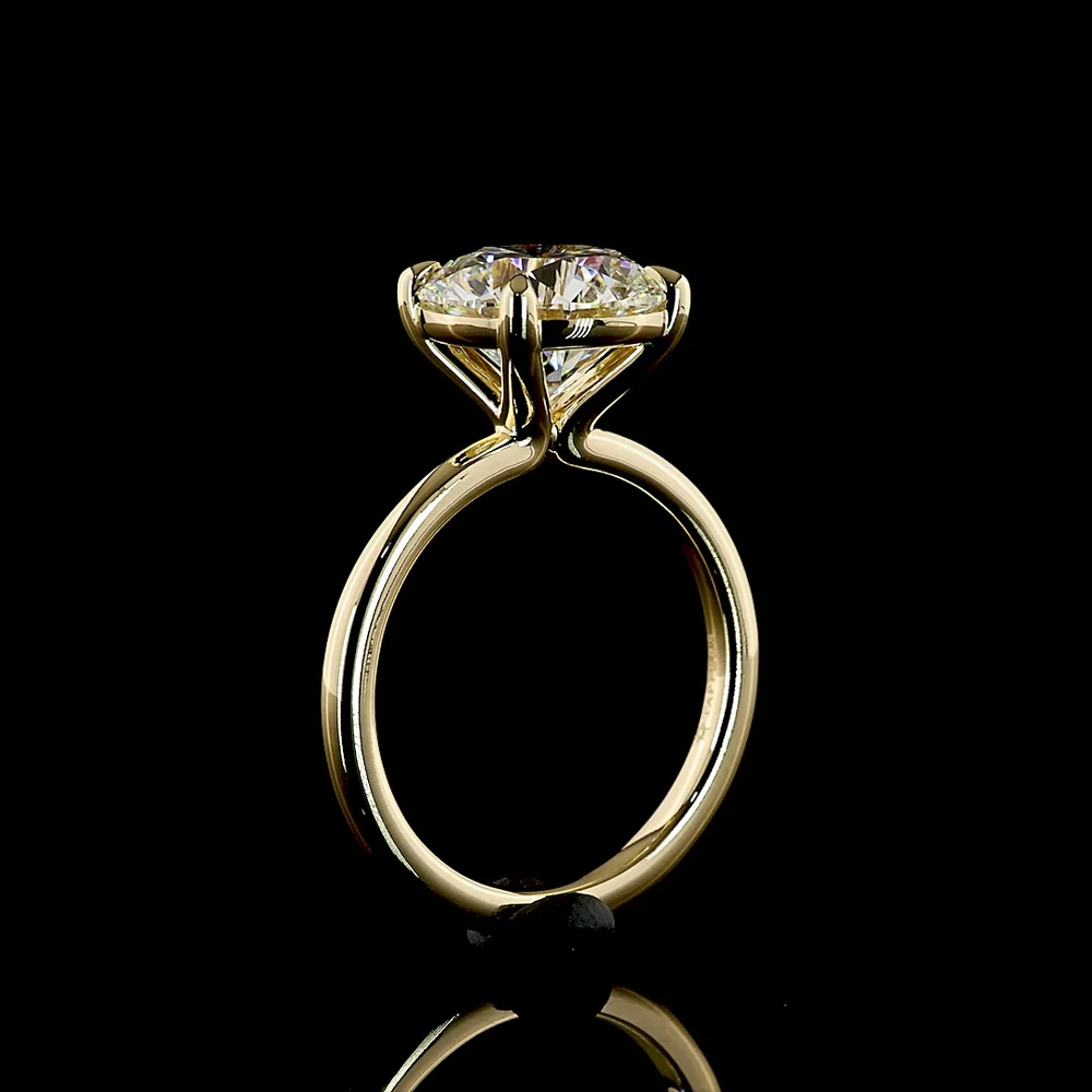 14K Yellow Gold Round Brilliant Solitaire Ring with 4.04 Carat Lab Diamond (E VVS2 IGI Certified) - Covaloro Fine Jewelry - Image 4