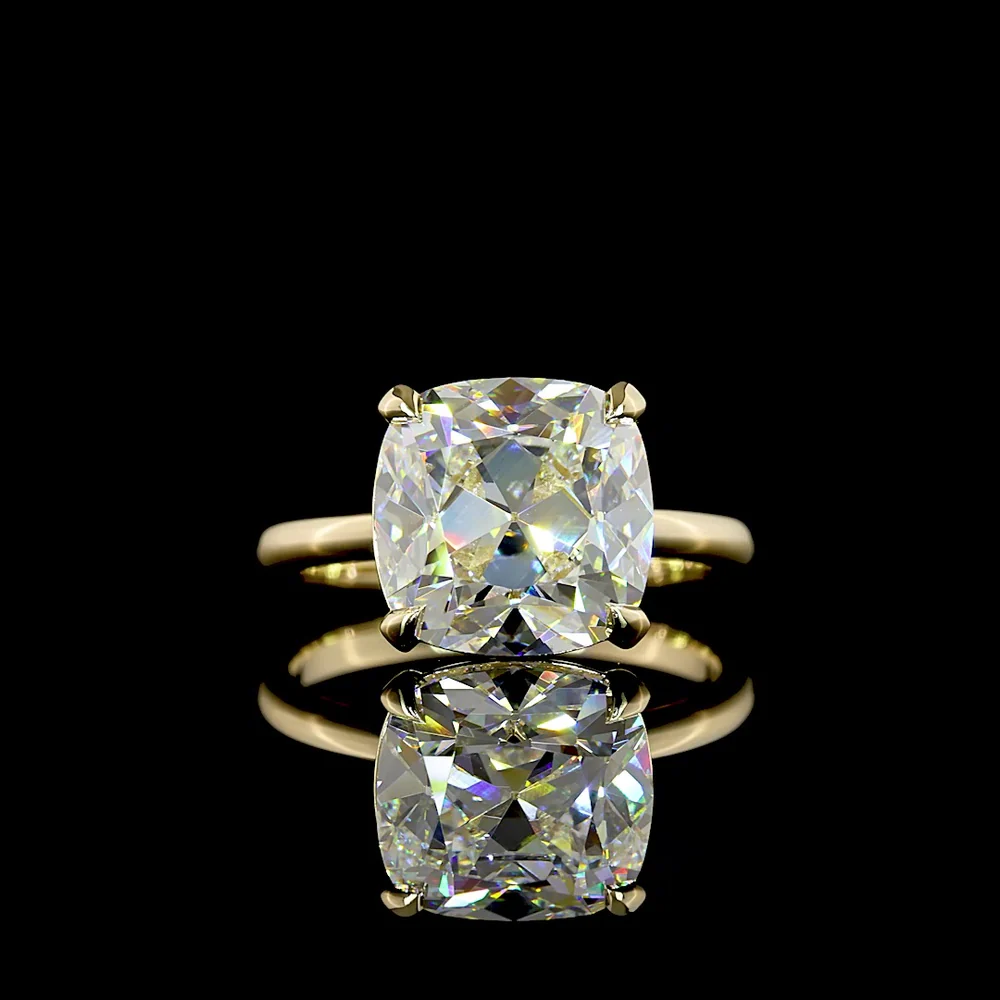 14K Yellow Gold Square Antique Cushion Cut Solitaire Ring with 5.03 Carat E-F VVS2 Lab Diamond - IGI Certified - Covaloro Fine Jewelry