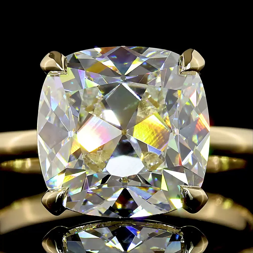 14K Yellow Gold Square Antique Cushion Cut Solitaire Ring with 5.03 Carat E-F VVS2 Lab Diamond - IGI Certified - Covaloro Fine Jewelry - Image 2