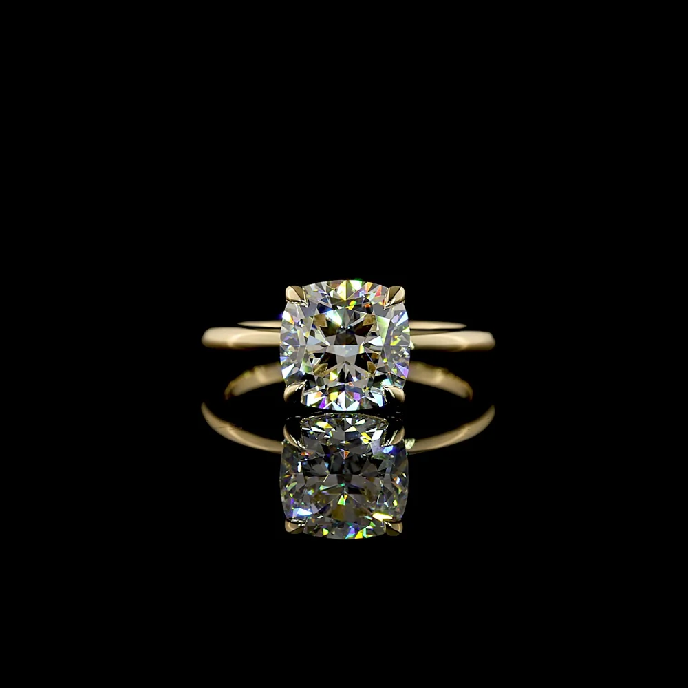 14K Yellow Gold Square Cushion Brilliant Cut Lab Diamond Solitaire Ring - 3.08 Carat E VVS2 IGI Certified - Covaloro Fine Jewelry