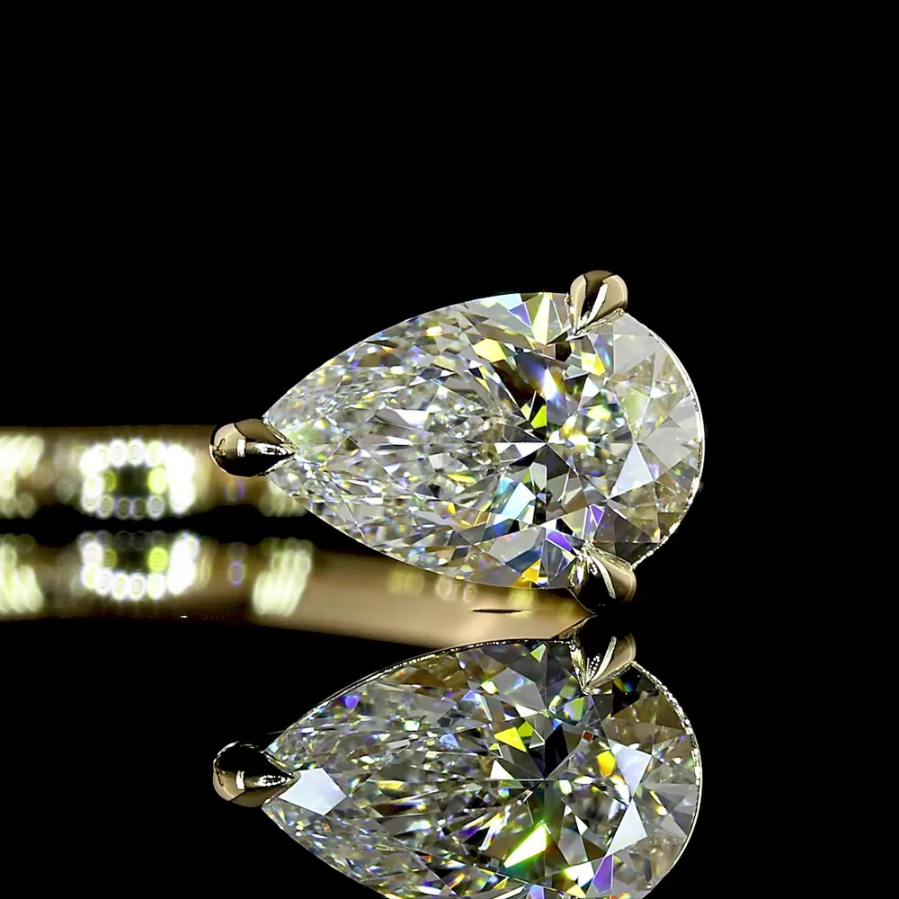 14K Yellow Gold Toi et Moi Ring with 1.01 Carat Asscher Cut and 0.82 Carat Pear Shaped Lab Diamonds - Total 1.83 Carat - Covaloro Fine Jewelry - Image 2