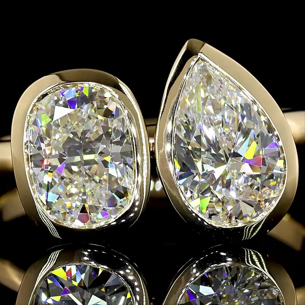 14K Yellow Gold Toi et Moi Ring with 2.03 Carats Lab Grown Pear and Cushion Cut Diamonds in Bezel Setting - E VS1 Clarity - Covaloro Fine Jewelry - Image 2