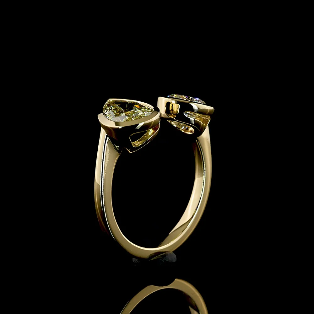 14K Yellow Gold Toi et Moi Ring with Pear Shape Fancy Yellow Lab Diamond and Round Brilliant White Diamond - 2.51 Carat Total Weight, IGI Certified - Covaloro Fine Jewelry - Image 4