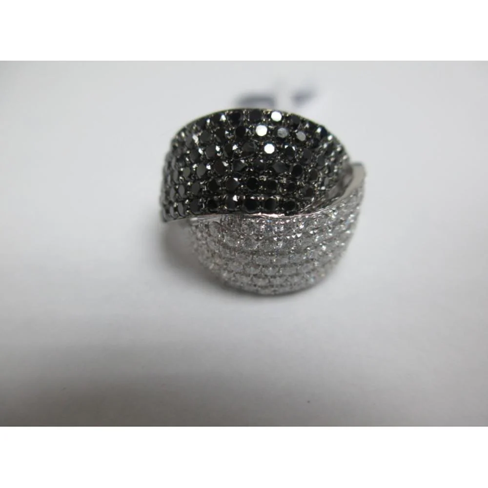 18K White Gold Crossover Ring with Pavé White and Black Diamonds by Afarin