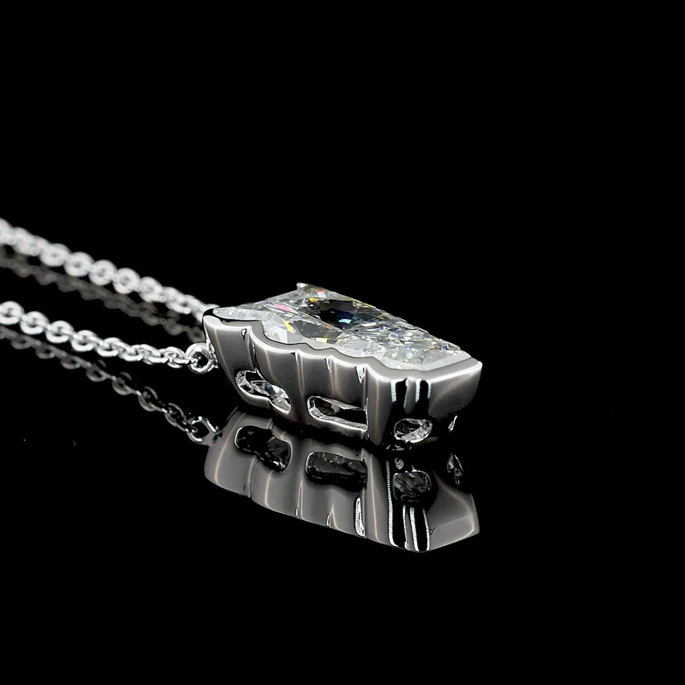 18K White Gold Horse Shape Symbol Pendant with Bezel Set 4.10 Carat Lab Diamond - E-F Color, VVS2 Clarity - Covaloro Fine Jewelry - Image 3
