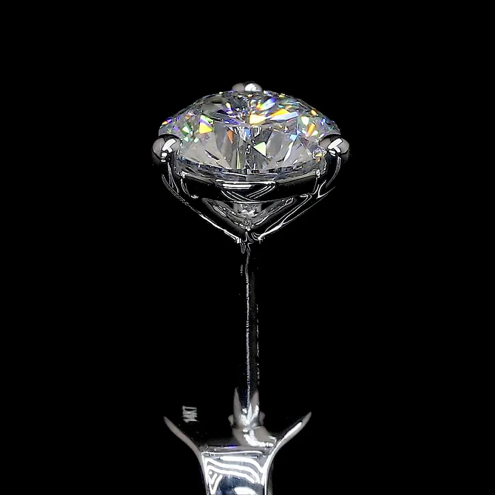 18K White Gold Martini Set Round Lab Diamond Stud Earrings - 1.10 Carat Total Weight, E-F Color, VS2 Clarity, IGI Certified - Covaloro Fine Jewelry - Image 4