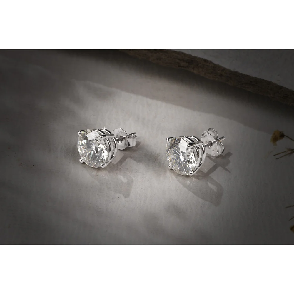 18K White Gold Round Brilliant Cut Lab Diamond Stud Earrings - 0.82 Total Carat Weight F VS2 IGI Certified - Covaloro Fine Jewelry - Image 4