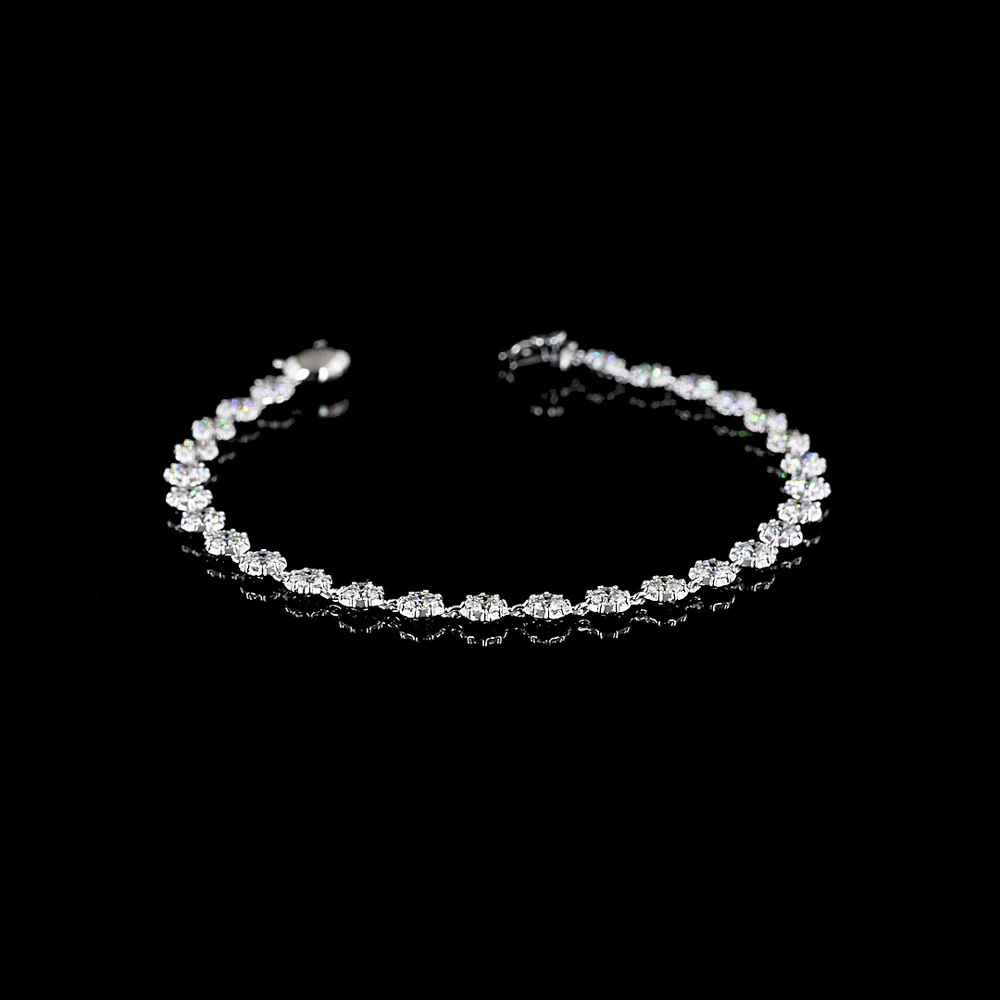 18K White Gold Round Diamond Station Bracelet with Alternating Bezel and Prong Settings - 4.15 Carat Total Weight E-F VS Lab Diamonds - Covaloro Fine Jewelry