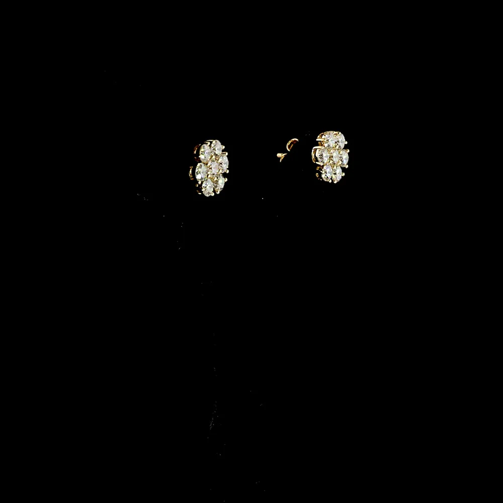 18K Yellow Gold 1.97 Carats Total Weight Floral Cluster Stud Earrings with Lab Grown Round Brilliant Cut Diamonds (E-F Color, VS1 Clarity) - Covaloro Fine Jewelry - Image 3