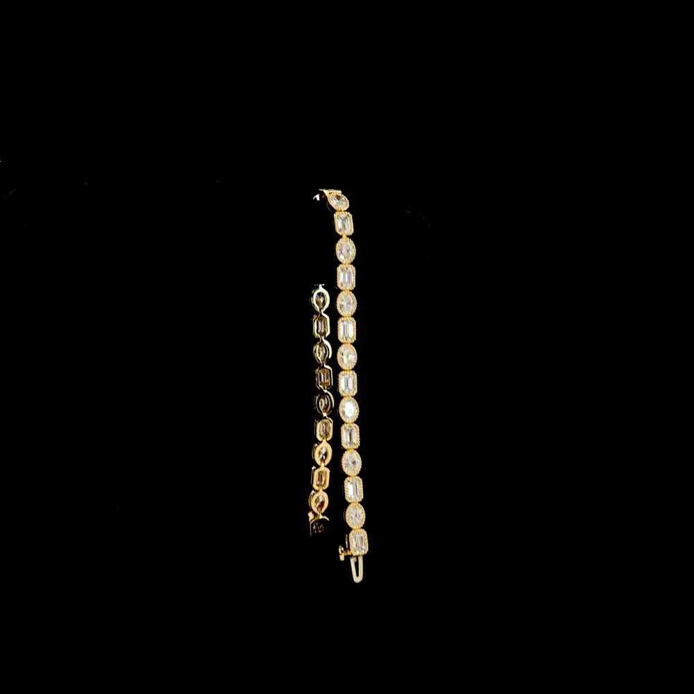 18K Yellow Gold 7.37 Carats Tennis Bracelet with Alternating Bezel-Set Oval and Emerald Cut Lab Diamonds - E-F VS Clarity - Covaloro Fine Jewelry - Image 3