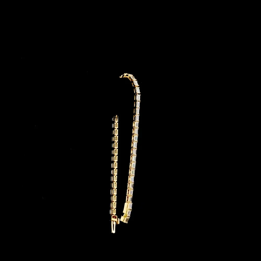 18K Yellow Gold 7-Inch Tennis Bracelet with East-West Prong Set Emerald Cut Lab Diamonds - E-F VS Clarity - 5.00 Total Carat Weight - Covaloro Fine Jewelry - Image 3