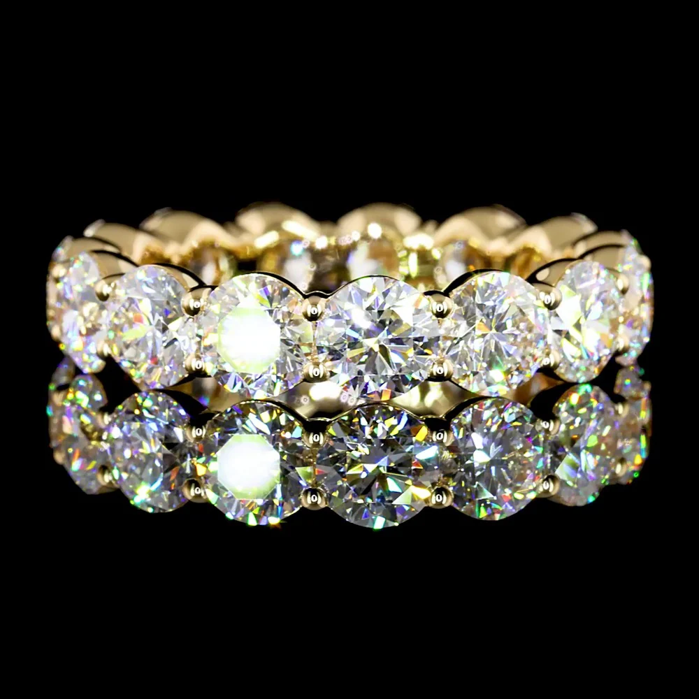 18K Yellow Gold Eternity Band with 15 Prong-Set Round Lab Diamonds - 4.17 Carat Total Weight, E-F Color VS1 Clarity - Covaloro Fine Jewelry