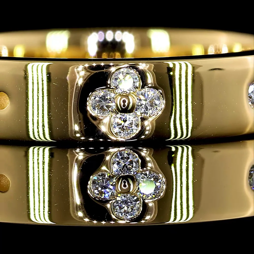 18K Yellow Gold Eternity Band with 16 Flush Set Round Brilliant Cut Lab Diamonds - 0.19 Carat Total Weight - Covaloro Fine Jewelry - Image 2