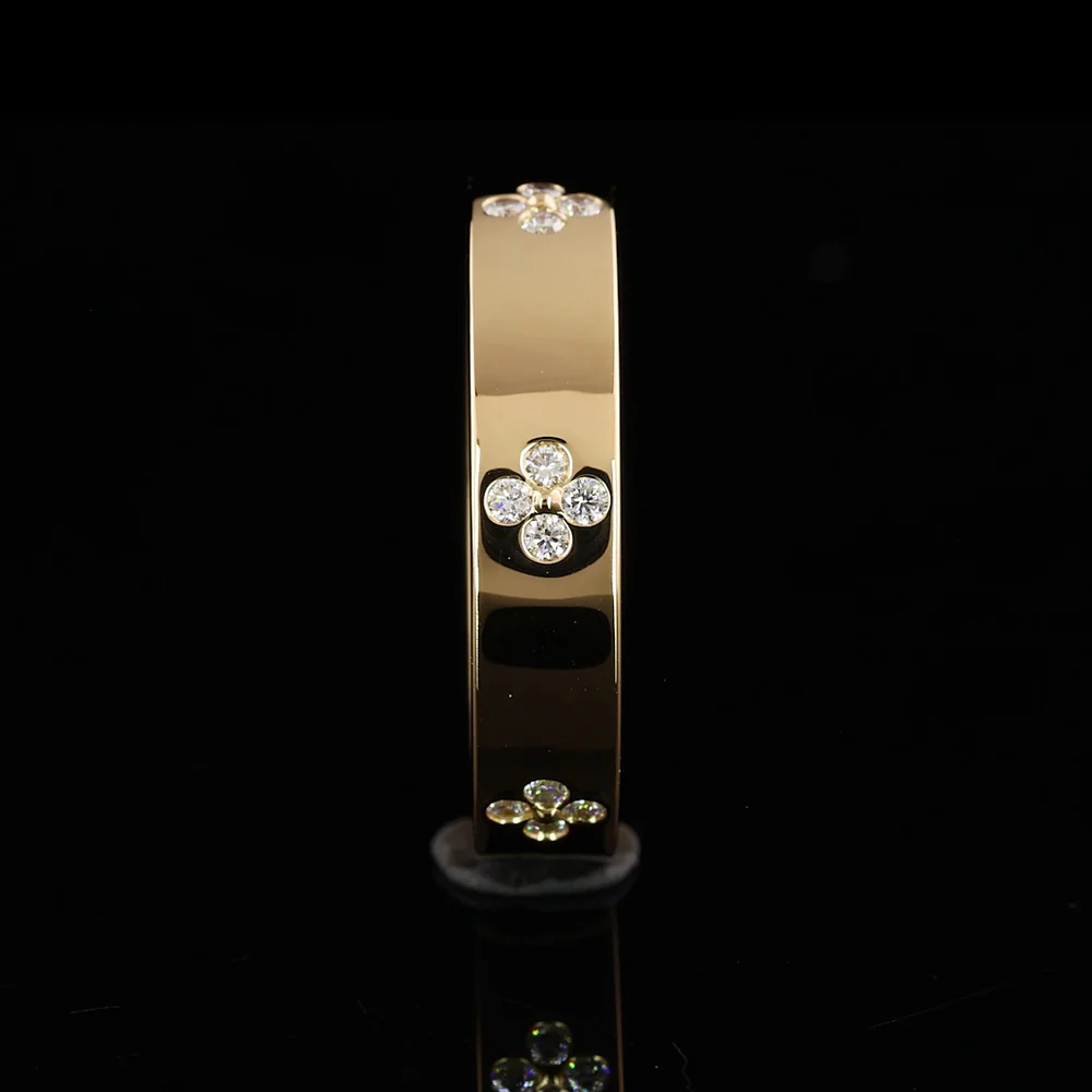 18K Yellow Gold Eternity Band with 24 Flush Set Round Lab Diamonds - 0.22 Carats Total Diamond Weight - Covaloro Fine Jewelry - Image 4