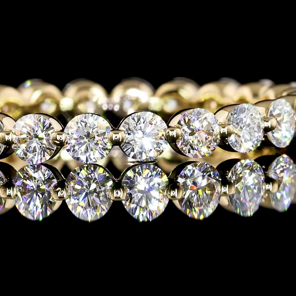 18K Yellow Gold Eternity Band with 24 Prong-Set Round Brilliant Cut Lab Diamonds - 1.09 Carat Total Weight, E-F Color VS1 Clarity - Covaloro Fine Jewelry - Image 3