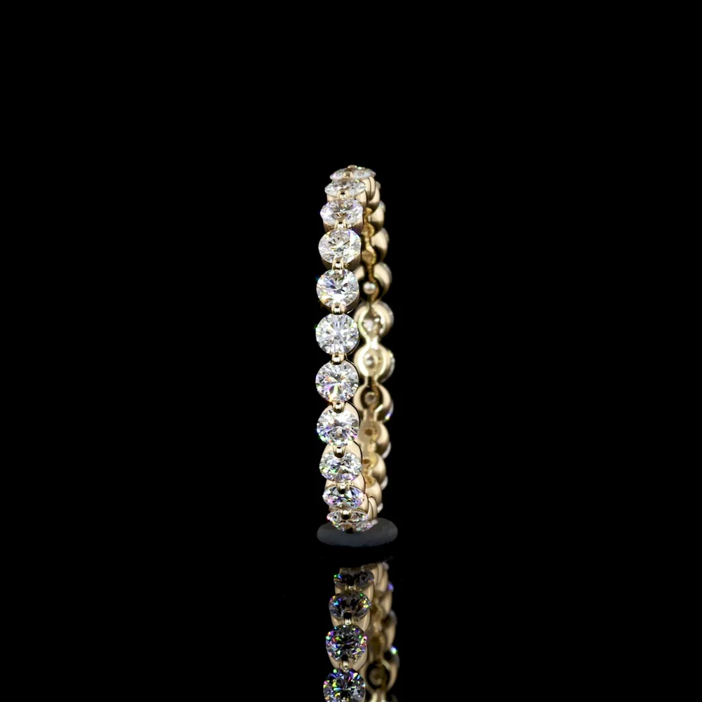 18K Yellow Gold Eternity Band with 24 Prong-Set Round Brilliant Cut Lab Diamonds - 1.09 Carat Total Weight, E-F Color VS1 Clarity - Covaloro Fine Jewelry - Image 4