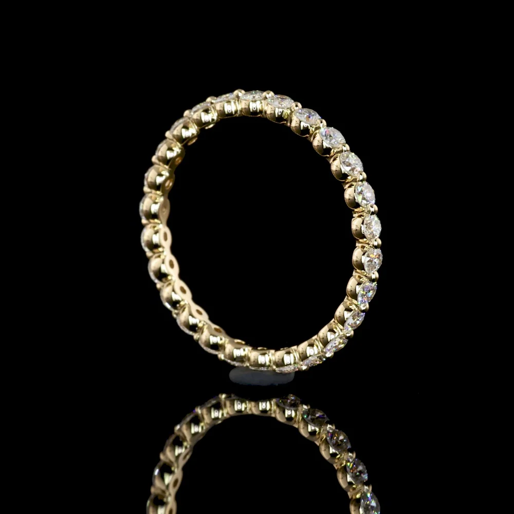 18K Yellow Gold Eternity Band with 26 Round Brilliant Cut Lab Diamonds - 0.85 Carat Total Weight - Covaloro Fine Jewelry - Image 2