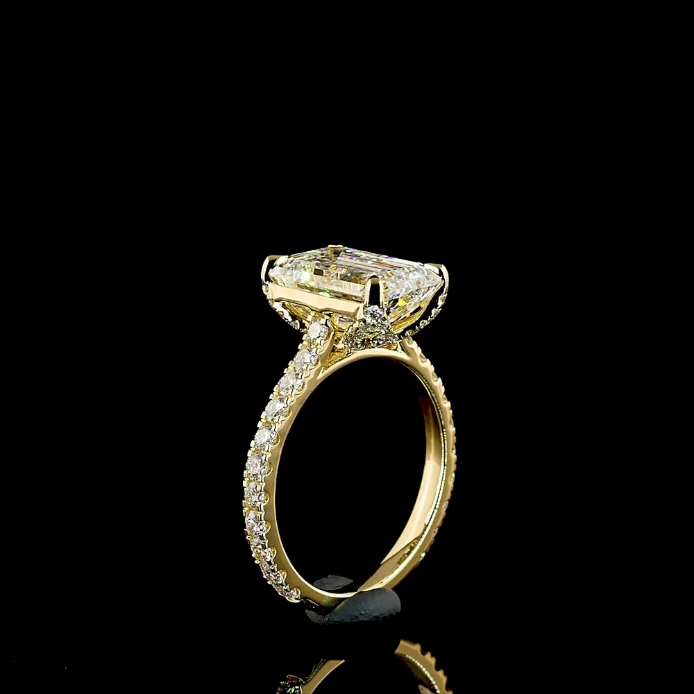 18K Yellow Gold Hidden Halo Ring with 4.00 Carat Emerald Cut Lab Diamond and 0.86 Carat Accent Diamonds - Total 4.86 Carats, IGI Certified - Covaloro Fine Jewelry - Image 4
