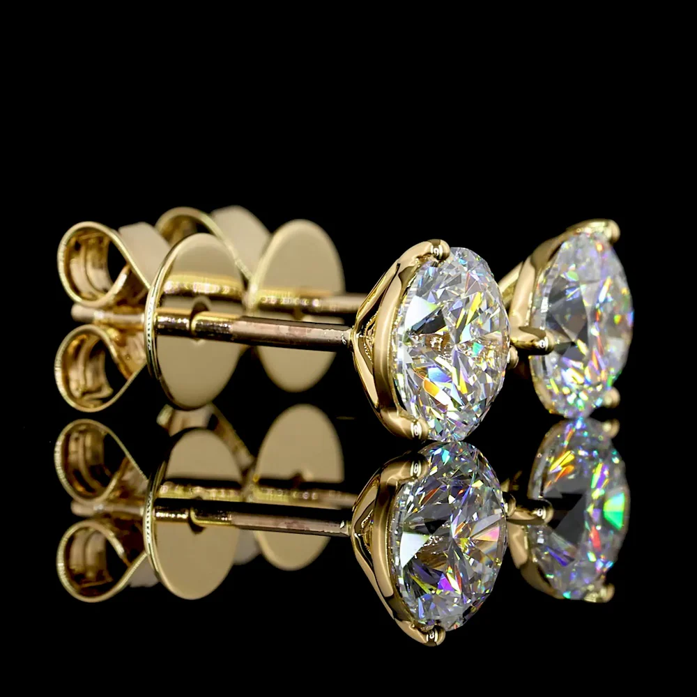 18K Yellow Gold Round Brilliant Cut Martini Stud Earrings with Lab Diamonds - 0.78 Carat Total Weight (E-F Color, VS2 Clarity, IGI Certified) - Covaloro Fine Jewelry - Image 2