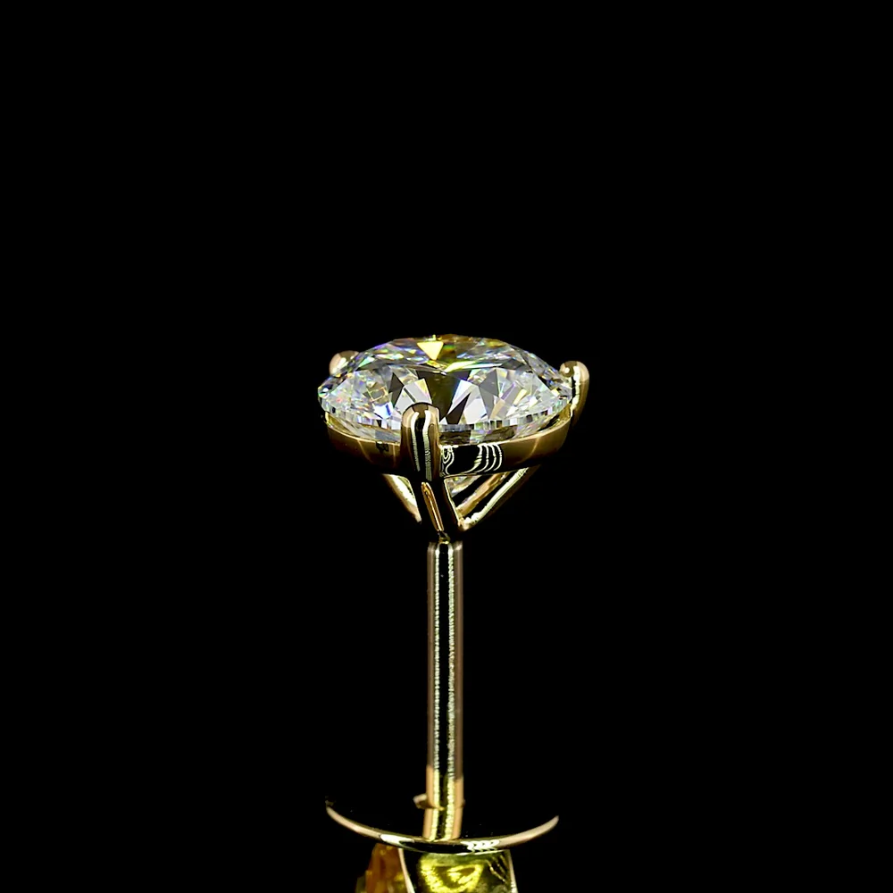 18K Yellow Gold Round Brilliant Cut Martini Stud Earrings with Lab Diamonds - 0.78 Carat Total Weight (E-F Color, VS2 Clarity, IGI Certified) - Covaloro Fine Jewelry - Image 4