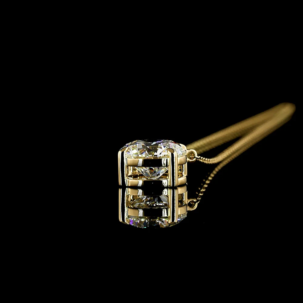 18K Yellow Gold Round Solitaire Pendant with 2.01 Carat Lab Grown Brilliant Cut Diamond - E-F Color, VS1 Clarity - Covaloro Fine Jewelry - Image 3