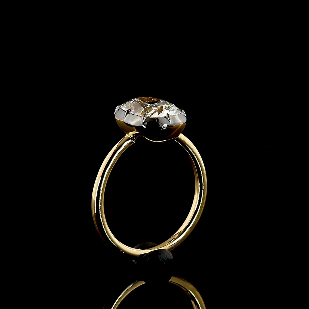 18K Yellow Gold Solitaire Ring with 2.74 Carat Cushion Brilliant Lab-Grown Diamond, Black Rhodium Accent & IGI Certification - Covaloro Fine Jewelry - Image 4