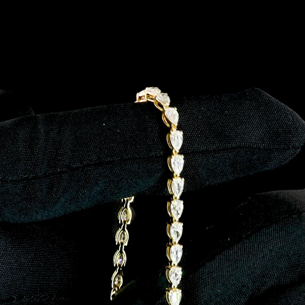 18K Yellow Gold Tennis Bracelet with East-West Set Pear Shaped Lab Diamonds - 3.85 Carats Total Weight, E-F Color, VS Clarity - Covaloro Fine Jewelry - Image 4