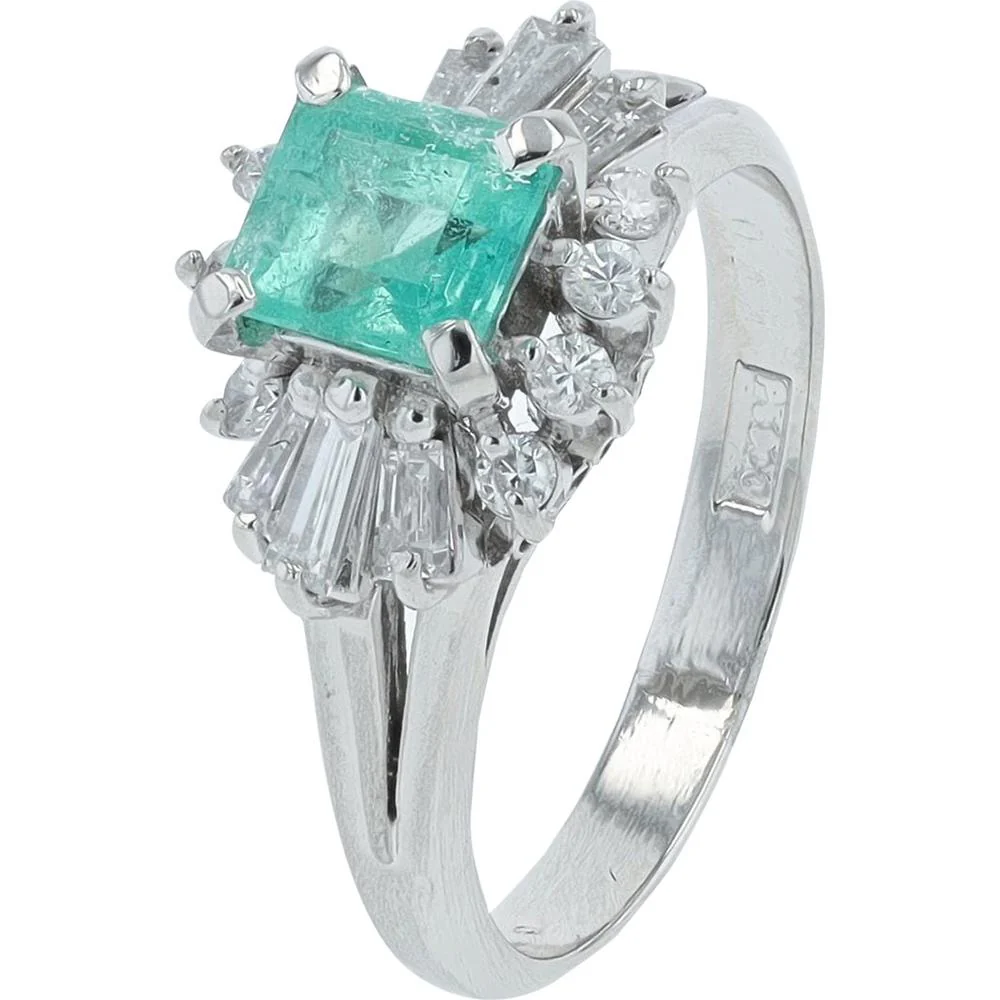 Platinum 0.72 Carat Square Cut Emerald Ring with 0.44 Carats Diamond Halo - Platinum 900
