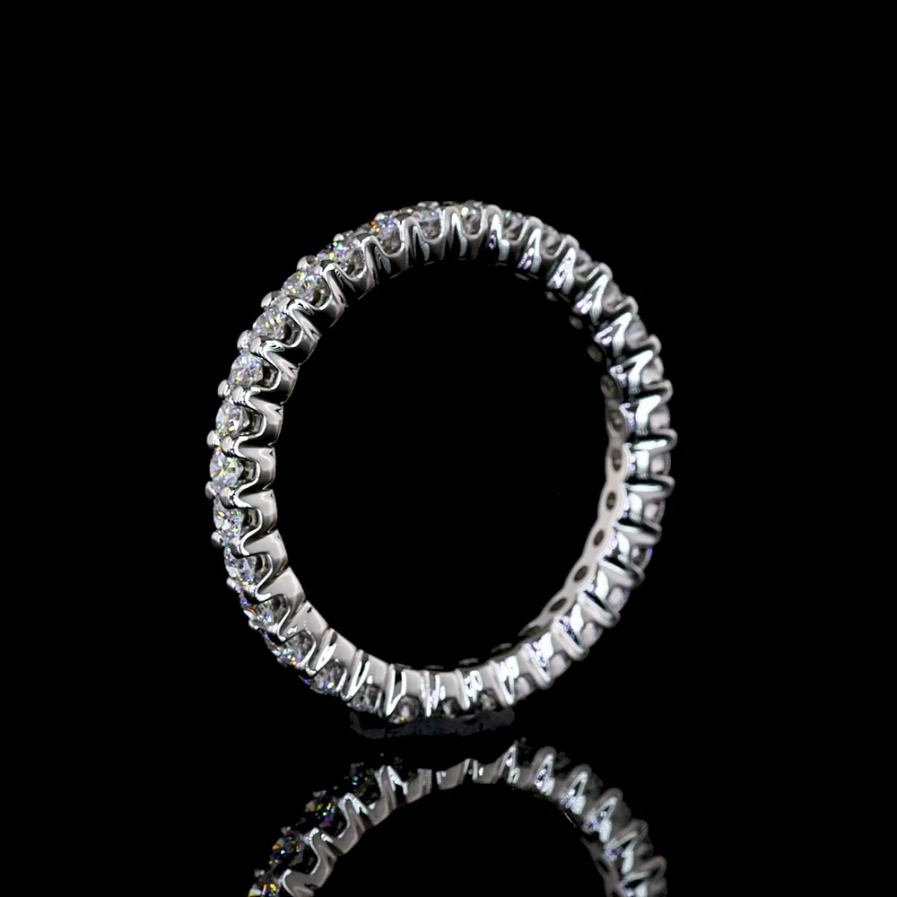 Platinum 0.94 Carats Total Weight Eternity Band with 31 Prong Set Round Brilliant Cut Lab Diamonds - Covaloro Fine Jewelry - Image 4