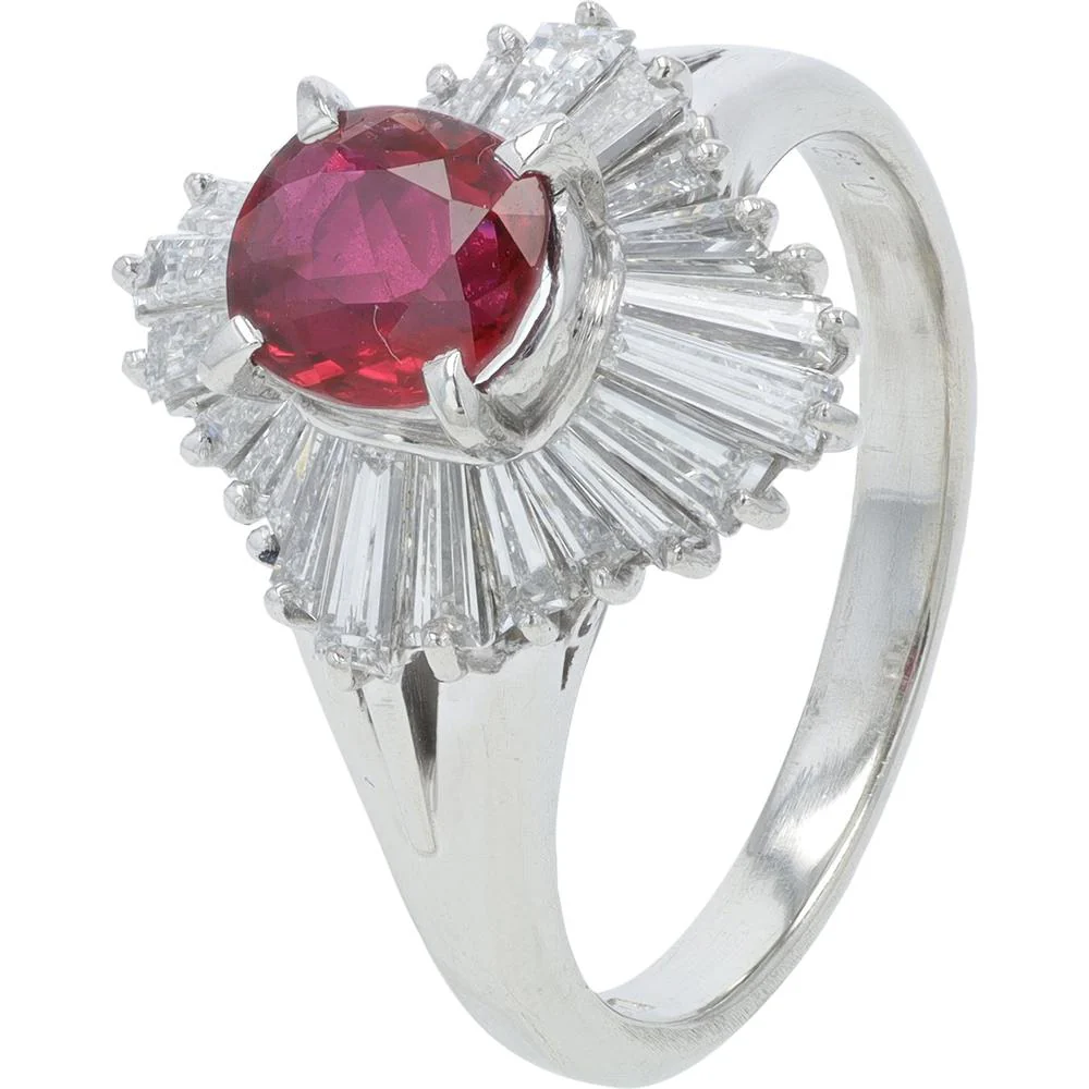 Platinum 1.02 Carat Star Ruby Ring with 0.97 Carats Baguette Diamonds