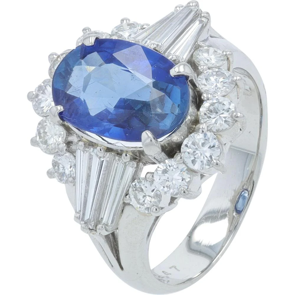 Platinum 2.47 Carat Sapphire Ring with 0.75 Carat Diamond Halo - Platinum 900
