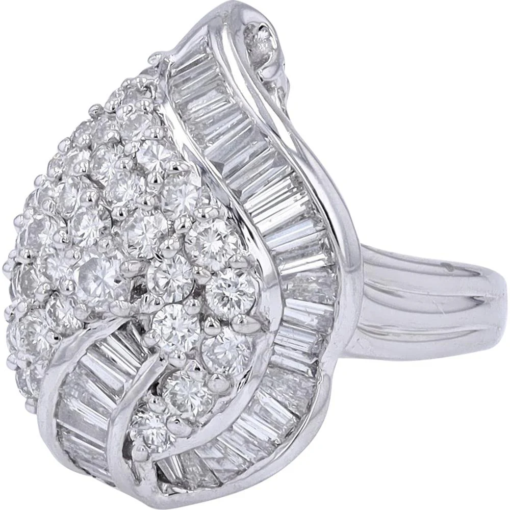 Platinum 3.02 Carat Diamond Ring with Round and Baguette Diamonds - 3.02 Carat Total Diamond Weight - Image 2