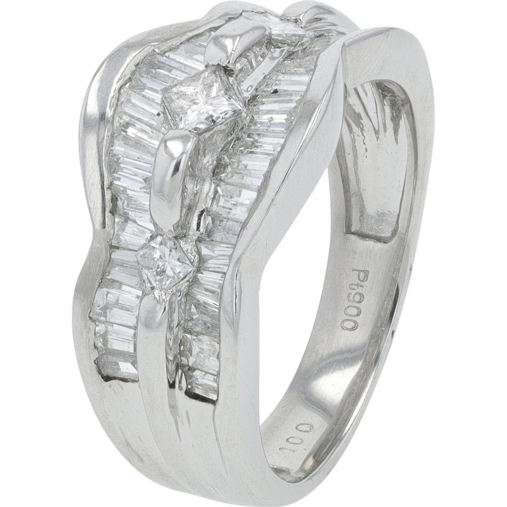 Platinum 900 1 Carat Total Weight Diamond Ring - Elegant Luxury Design