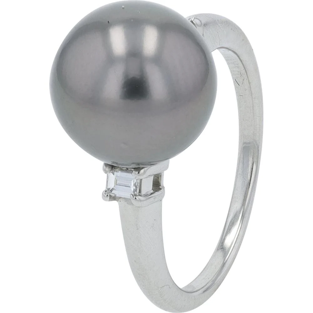Platinum 900 Ring with 11.5mm Grey Pearl and Tapered Diamonds - 0.12 Carat Total Diamond Weight
