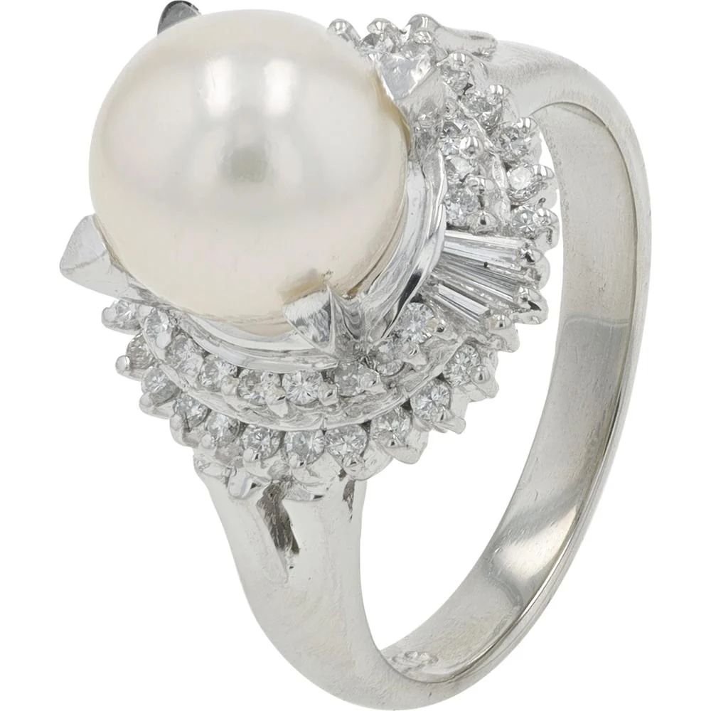 Platinum 900 Ring with 8.5mm Pearl and 0.36 Carat Total Diamond Halo