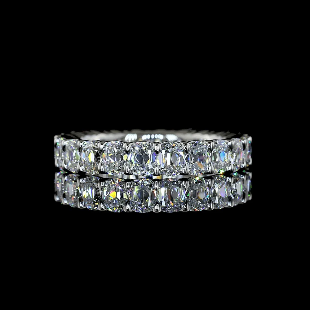 Platinum Eternity Band with 22 Antique Cushion Cut Lab Grown Diamonds - E-F VS1 - 3.23 Carat Total Diamond Weight - Covaloro Fine Jewelry
