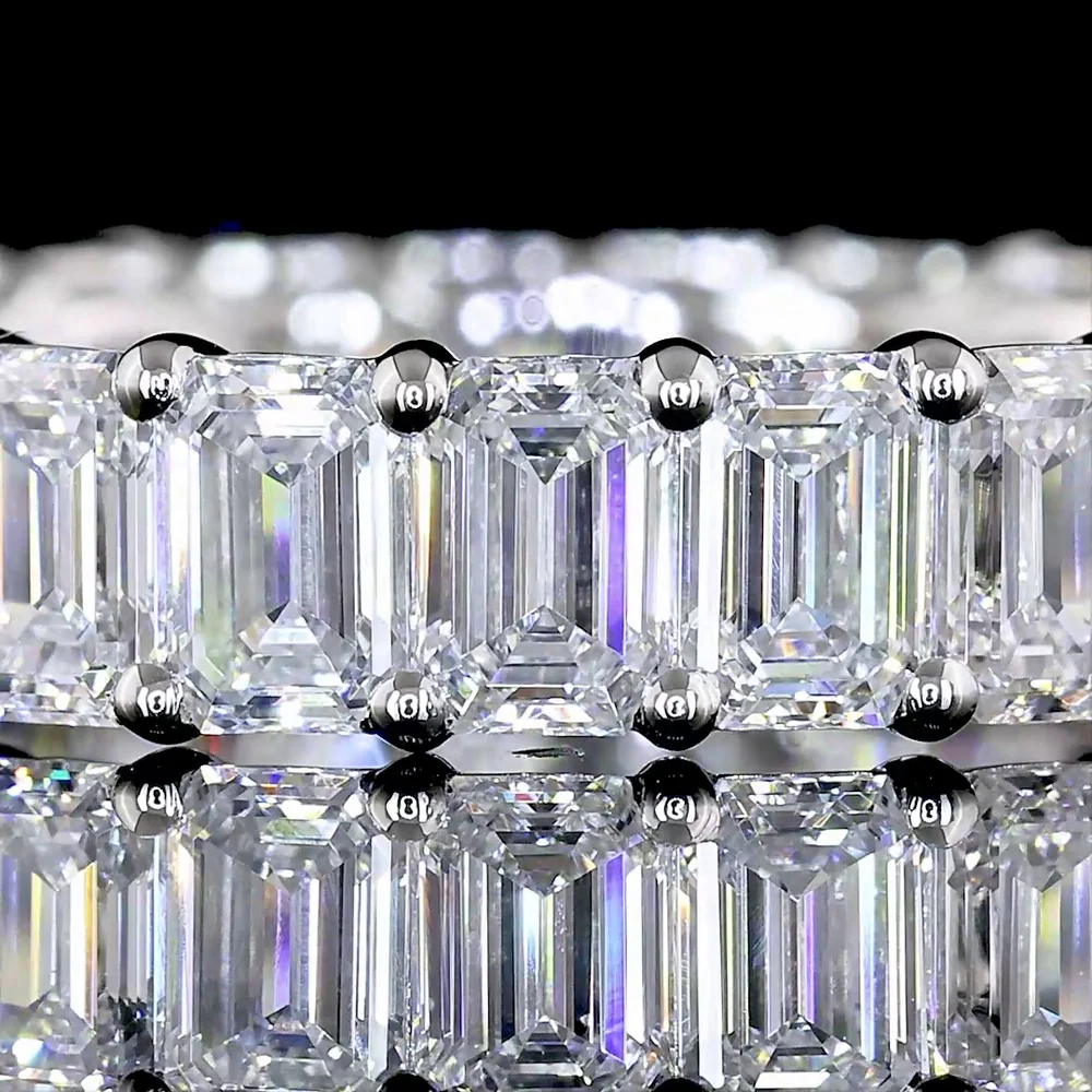 Platinum Eternity Band with 23 Emerald Cut Lab Diamonds in Prong Setting - 3.50 Carat Total Weight (E-F Color, VS2 Clarity) - Covaloro Fine Jewelry - Image 2