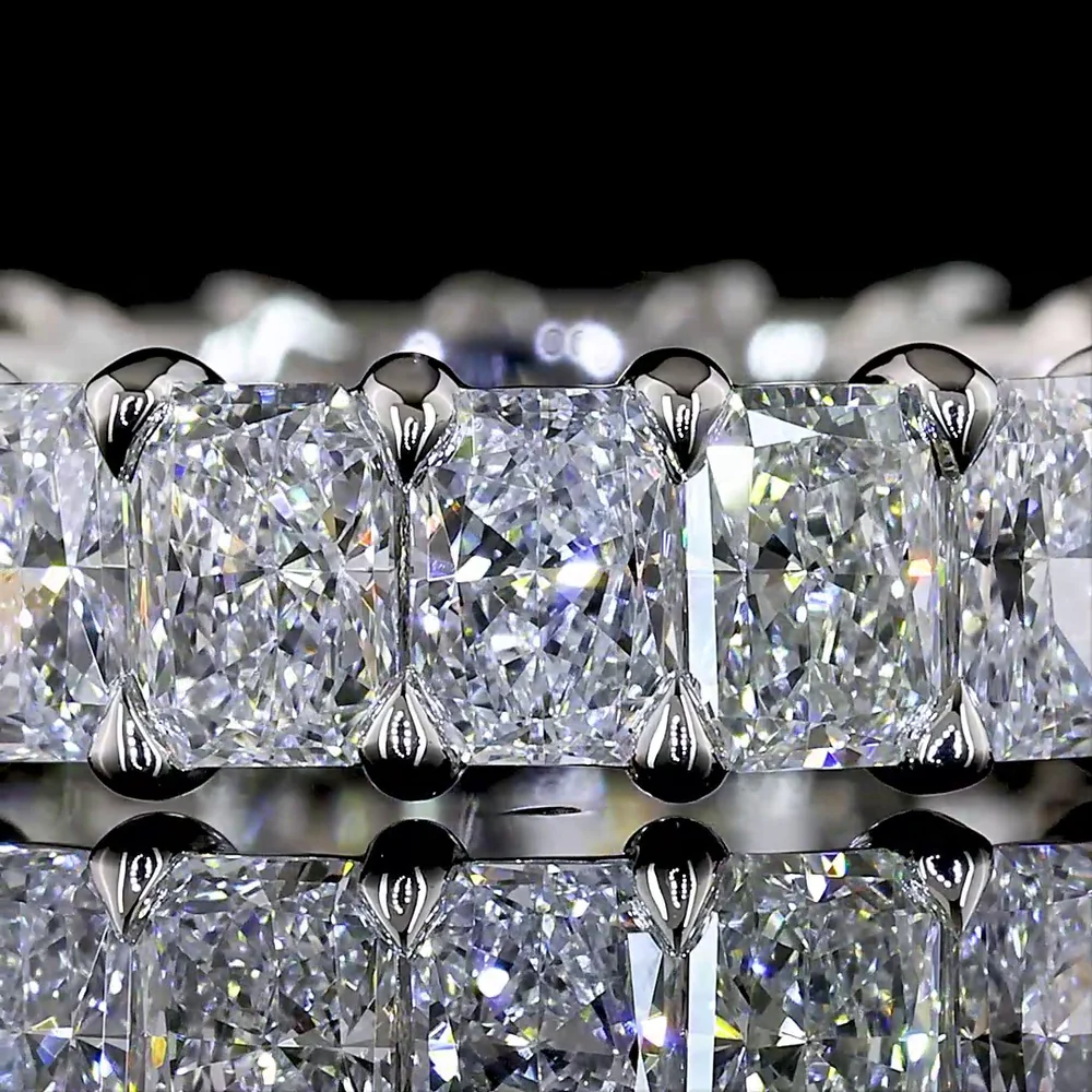 Platinum Eternity Band with 23 Radiant Cut Lab Diamonds - 3.16 Carat Total Weight, E-F Color VS Clarity - Covaloro Fine Jewelry - Image 2