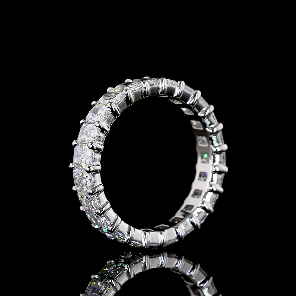 Platinum Eternity Band with 23 Radiant Cut Lab Diamonds - 3.16 Carat Total Weight, E-F Color VS Clarity - Covaloro Fine Jewelry - Image 4