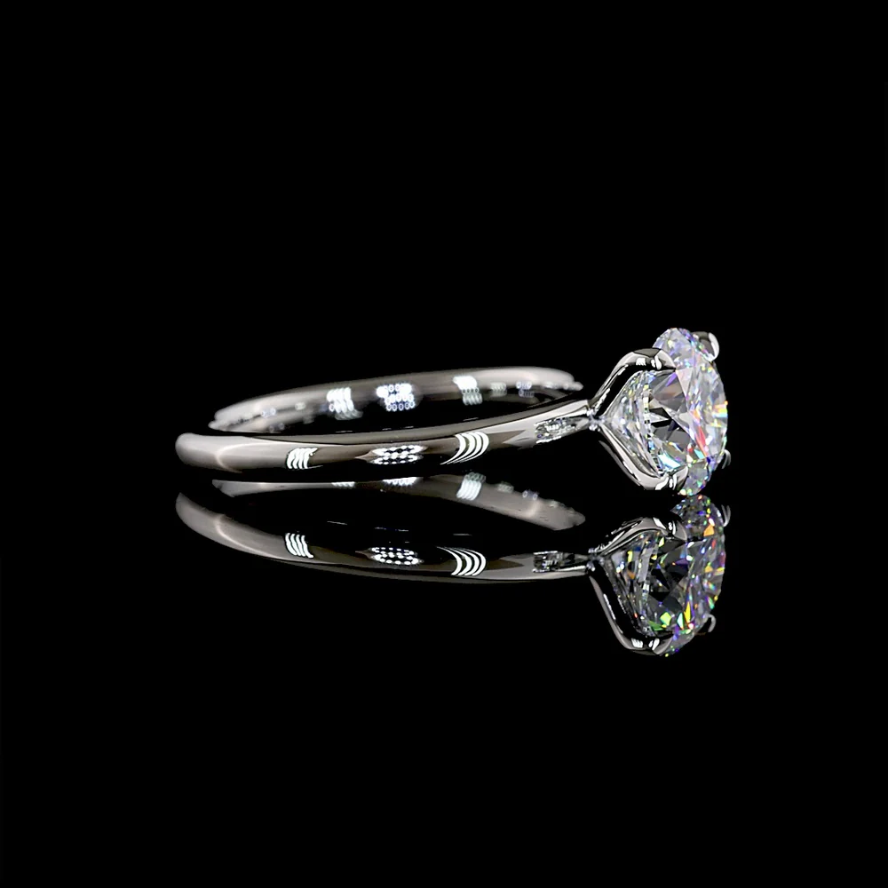 Platinum Round Solitaire Ring with 1.35 Carat Lab-Grown D VVS2 Brilliant Cut Diamond - IGI Certified - Covaloro Fine Jewelry - Image 2