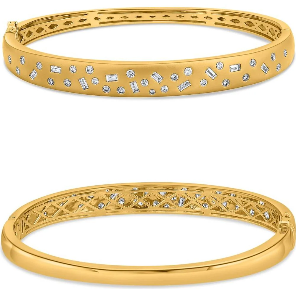 Roman & Jules - 14K Yellow Gold Sandblasted Multi-Diamond Bangle with Round and Baguette Diamonds - 0.86 Carat Total Diamond Weight
