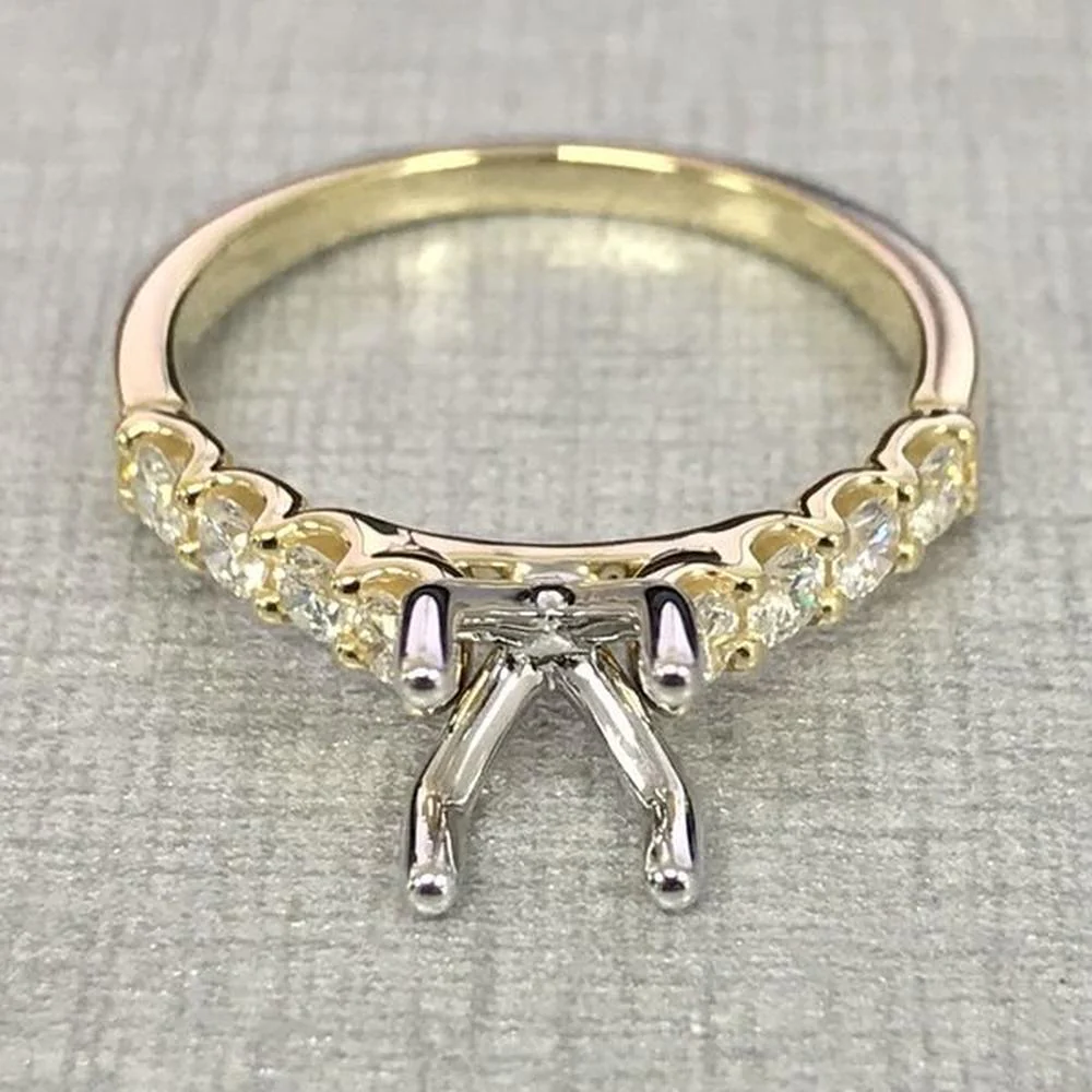 Roman & Jules - 14K Yellow Gold Shared U-Shape Prong Ring with 0.45 Carat Round Diamonds