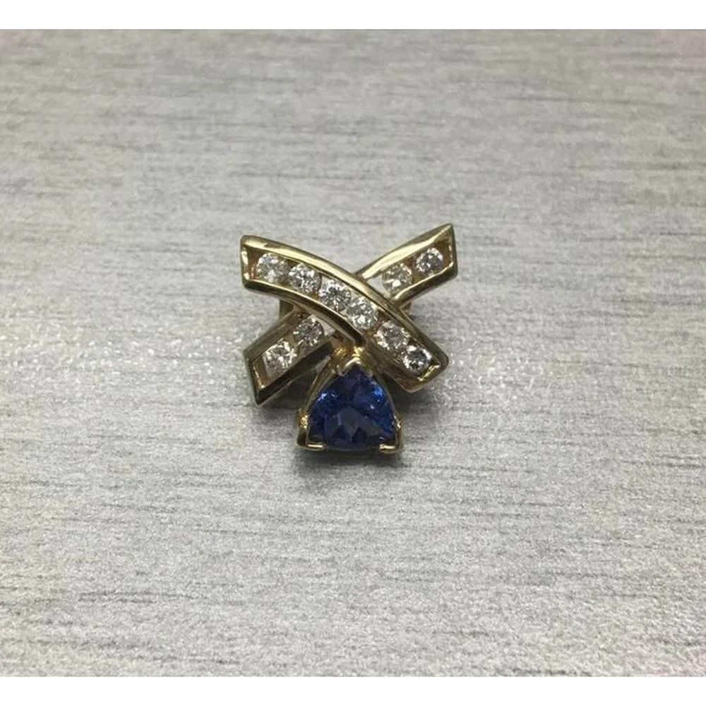 Roman & Jules - 14K Yellow Gold Trilliant Tanzanite Pendant with Round Diamond Accent - 1.11 Carat Total Gem Weight