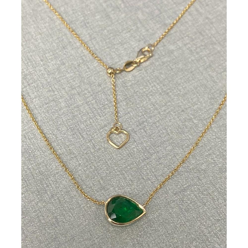Roman & Jules - 14K Yellow Gold Y-Shaped Pear Shape Emerald Necklace with Bezel Setting - 1.53 Carat Total Emerald Weight