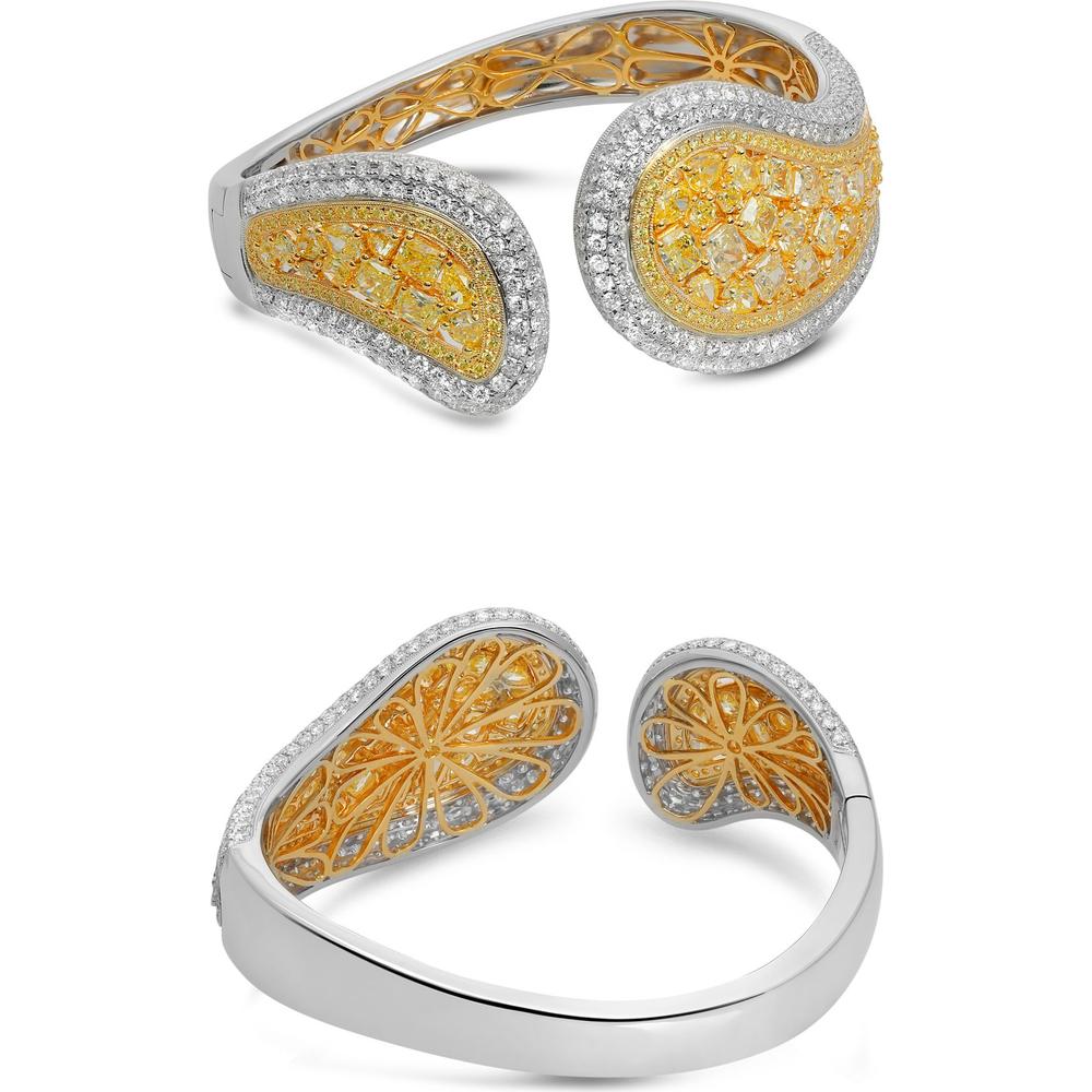 Roman & Jules - 18K White and Yellow Gold Bangle with Round Diamonds and Fancy Yellow Diamond Cluster - 7.54 Carat Total Diamond Weight