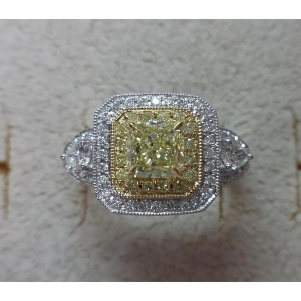 Roman & Jules - 18K White and Yellow Gold Cushion Cut Fancy Yellow Diamond Halo Ring - 1.03 Carat Total Diamond Weight
