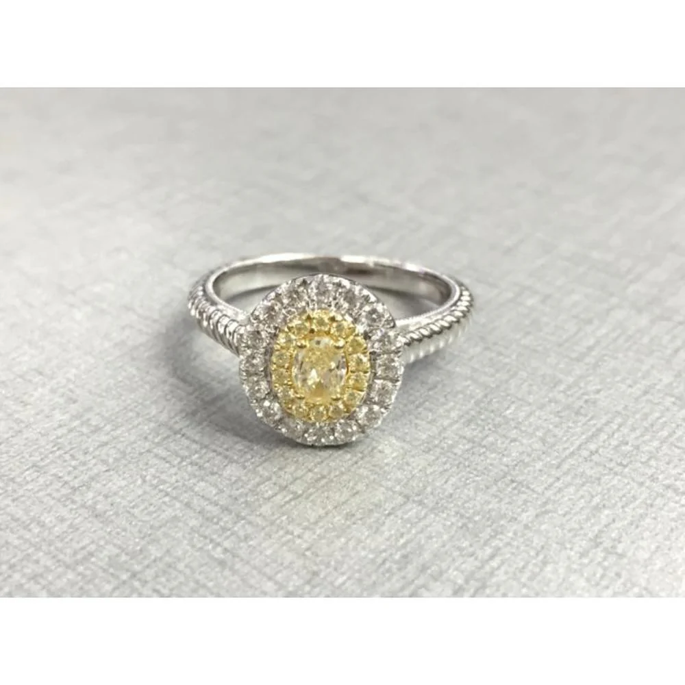 Roman & Jules - 18K White and Yellow Gold Oval Fancy Yellow Diamond Halo Ring with Round Diamonds - 0.52 Carat Total Diamond Weight
